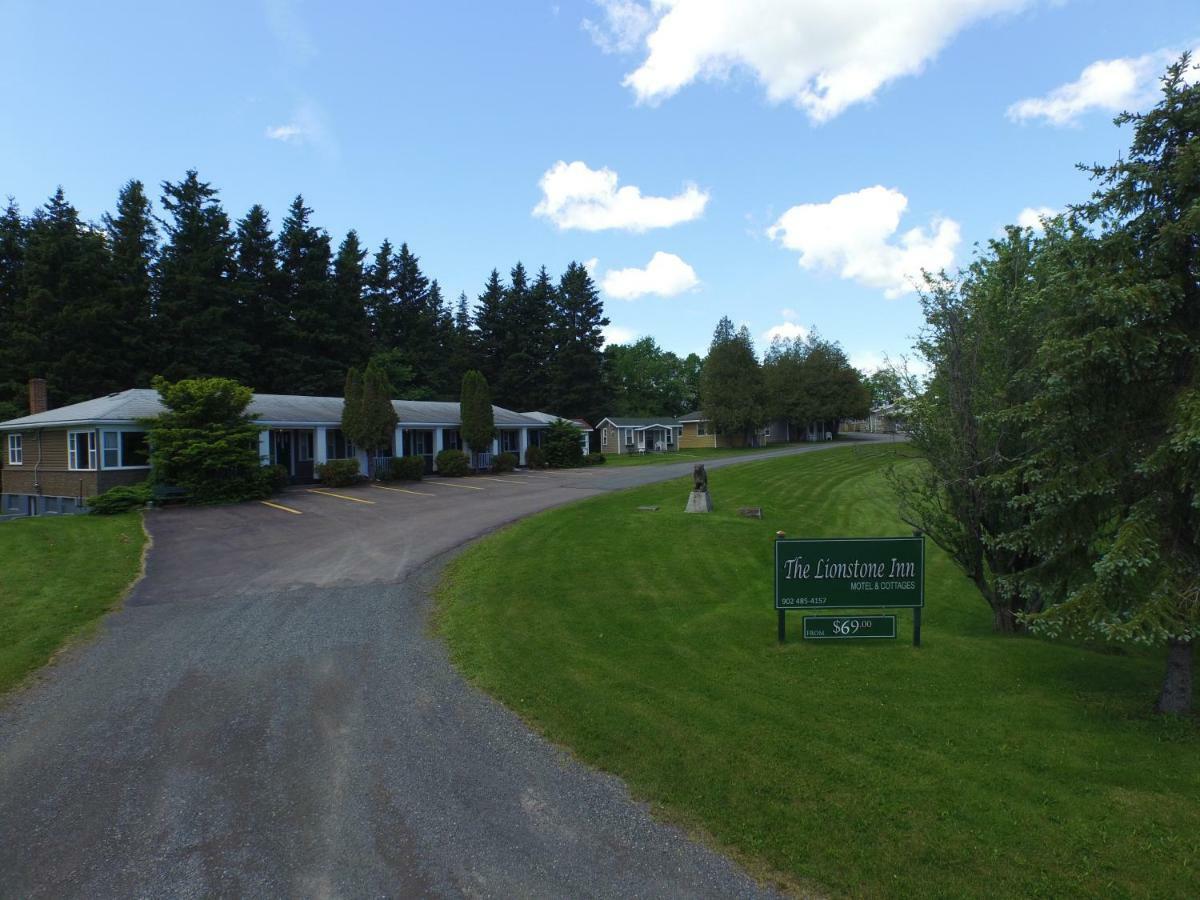 Lionstone Inn Motel & Cottages Пикту Экстерьер фото